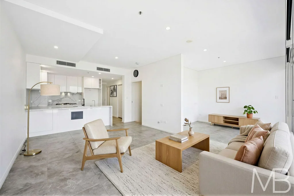 Dual-Level Penthouse With Private Terraces