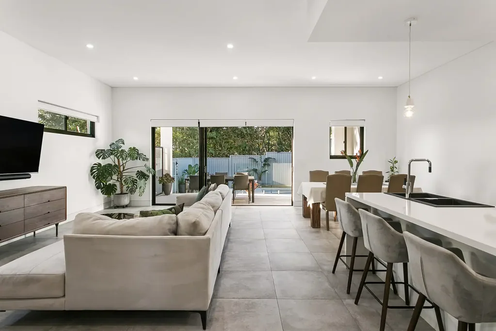 Caringbah South 4कमरा North to rear full brick home for peaceful living