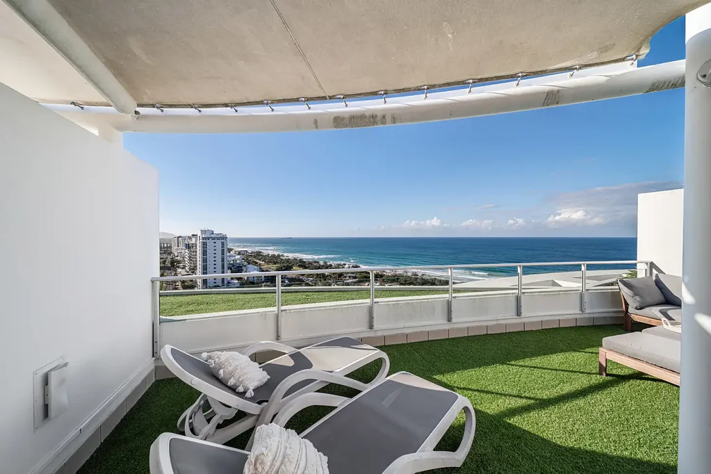 Maroochydore 3chambre Incredible Penthouse with Endless Ocean Views & Private Rooftop Deck!