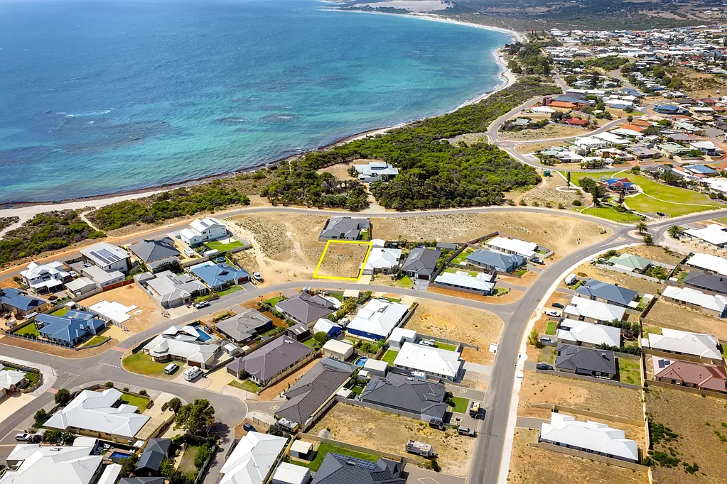 8 Coastside Crescent, Glenfield, WA 6532