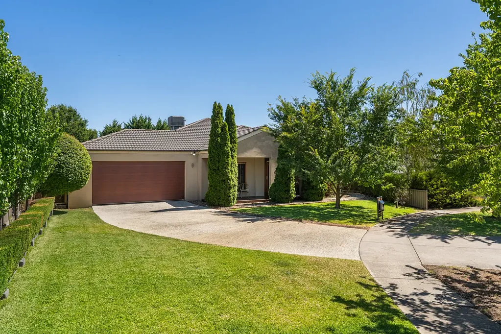 14 Doyle Crescent, Seymour, VIC 3660