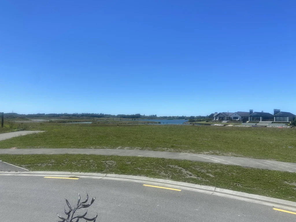Huntingdon Lakeside living