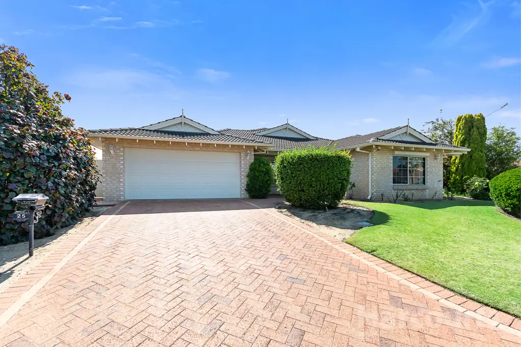 25 Laurelston Heights, Woodvale, WA 6026