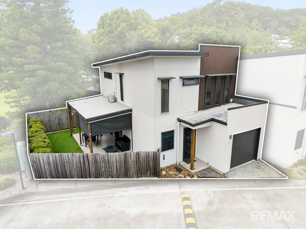 Nambour 2ਬੈੱਡਰੂਮ End-Row Privacy with a North-Facing Courtyard