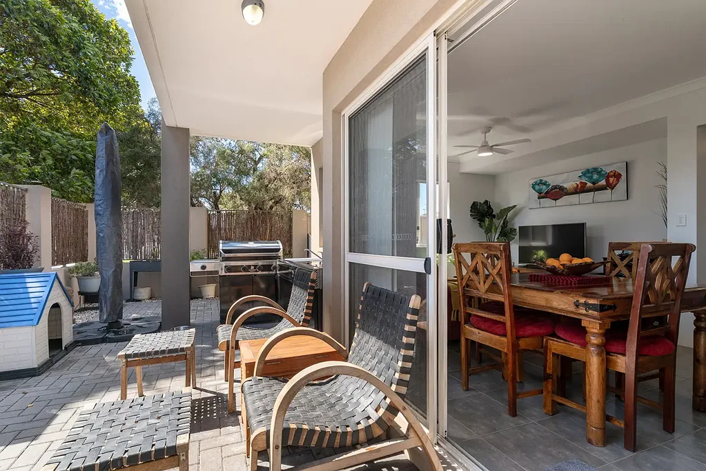 Cloverdale 2ਬੈੱਡਰੂਮ Stylish & Secure Modern Living – Prime Inner-City Location