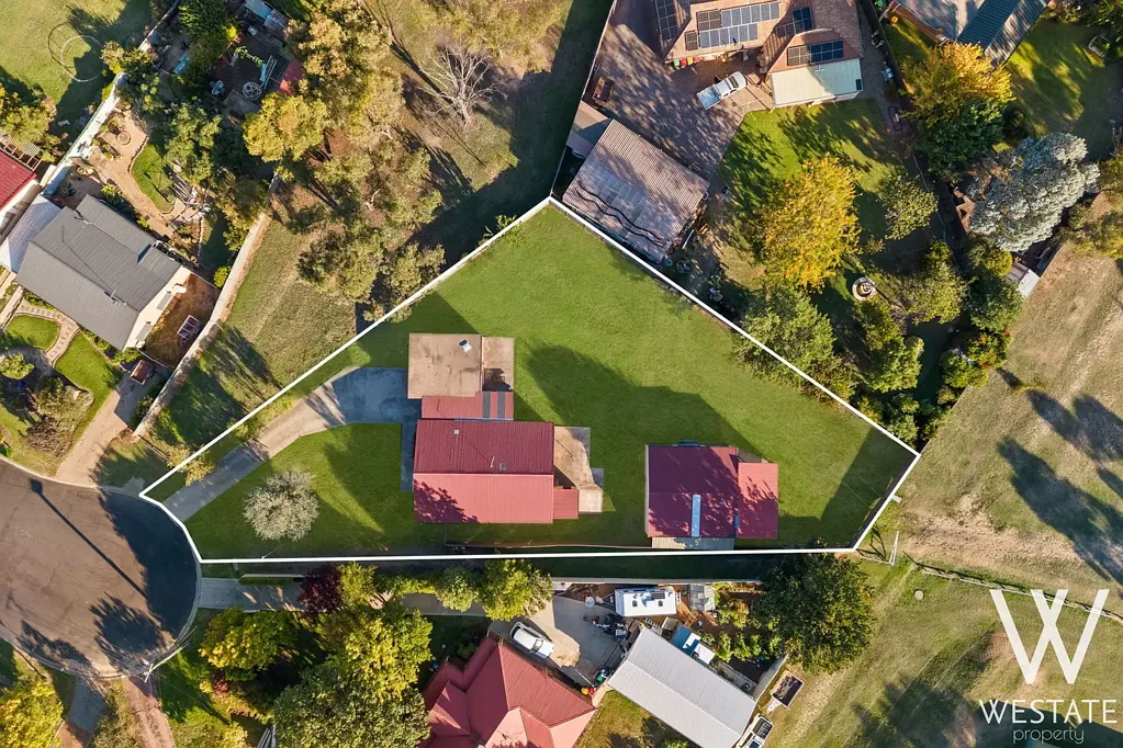 Eglinton 3ਬੈੱਡਰੂਮ EGLINTON LUXURY: RENOVATED HOME ON 1,646 sqm