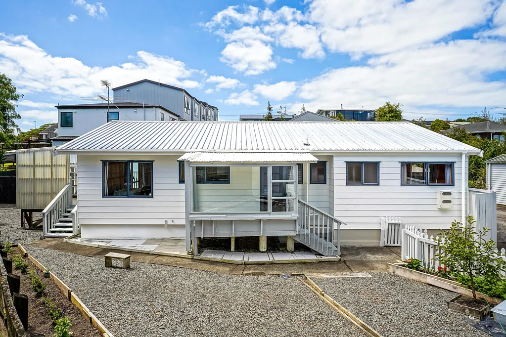Te Atatu South 3침실 Comfort, Convenience & Timeless Appeal