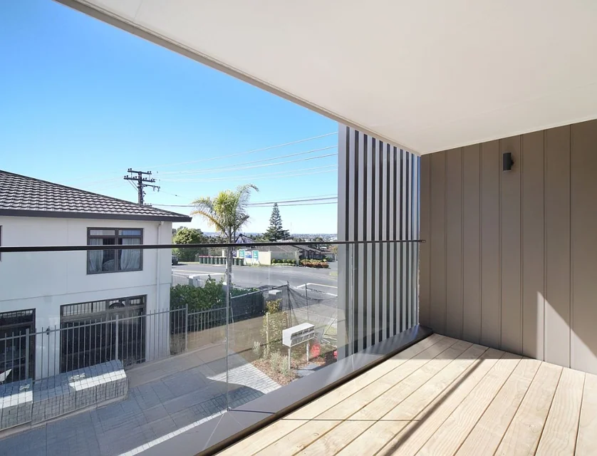 2/150 Royal Road, Massey, Waitakere City, 3房, 2浴, 整租城市屋