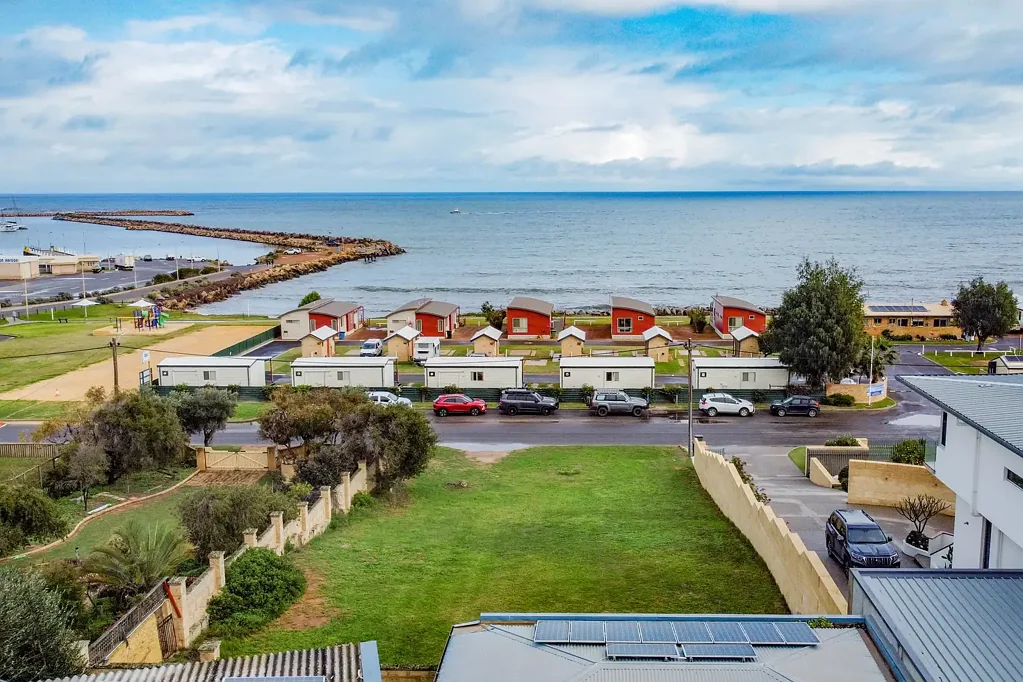 Port Denison Spectacular Marina Views - Opposite Granny's Beach