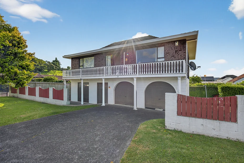 Mount Roskill 3ห้องนอน First Time Offered in 40 Years!!