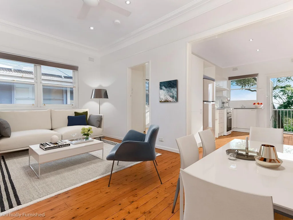 Top floor apartment in boutique art deco block