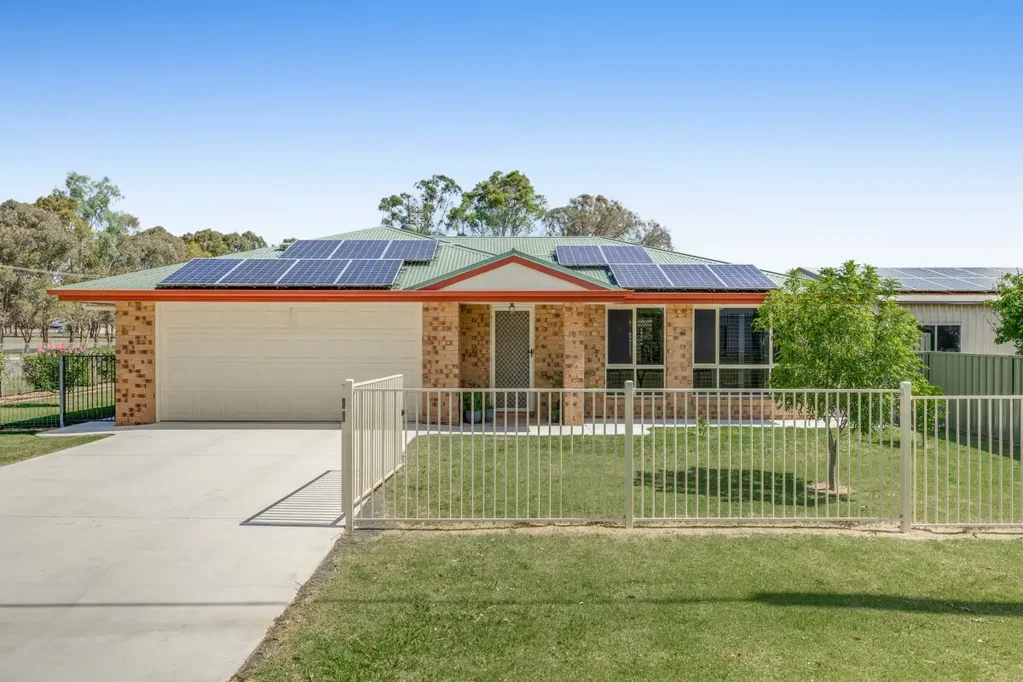 10 Lucy Street, Cambooya, QLD 4358