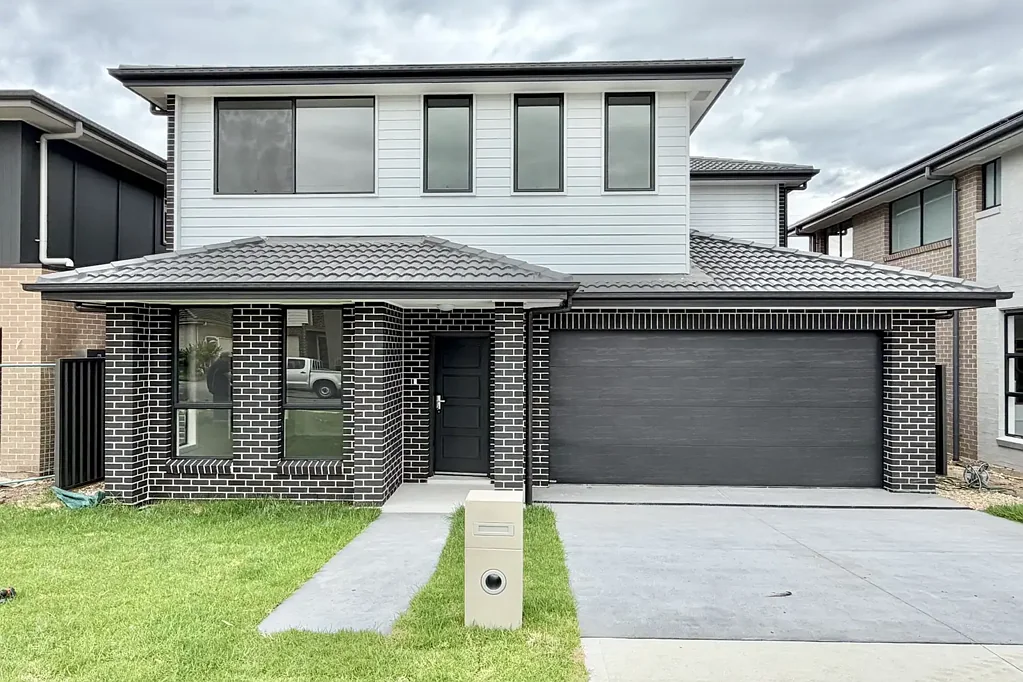 Effortless Modern Living in a Light-Filled Family Home