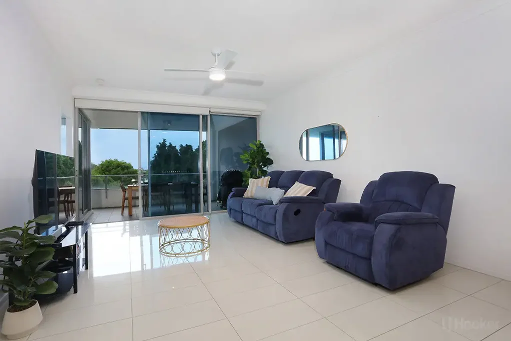 Biggera Waters 3chambre PRICE REDUCED! Elegant, Modern & Move In Ready — Your stylish Compass Drive lifestyle starts Here
