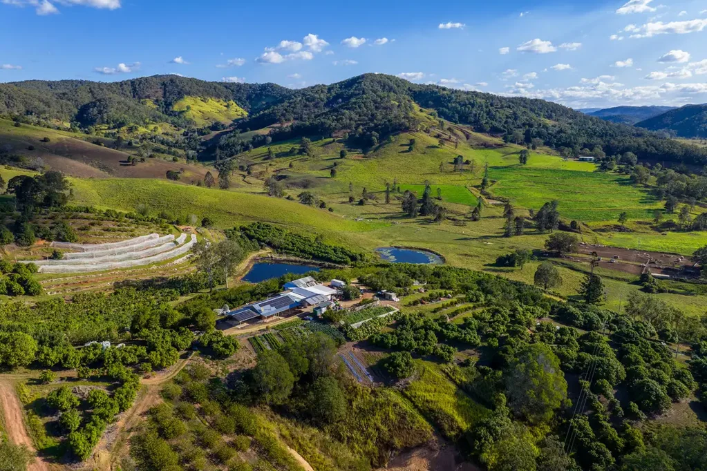 Upper Kandanga 5Habitaciones Breathtaking Mountain Views | Mary Valley Creek | Established Income | A Rare Rural Lifestyle Opportunity