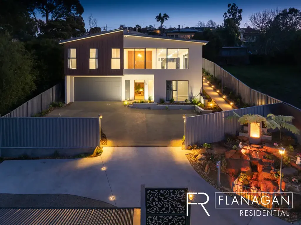 Trevallyn 4 Bedroom Brand New Contemporary Townhouse in The Heart Of Trevallyn!