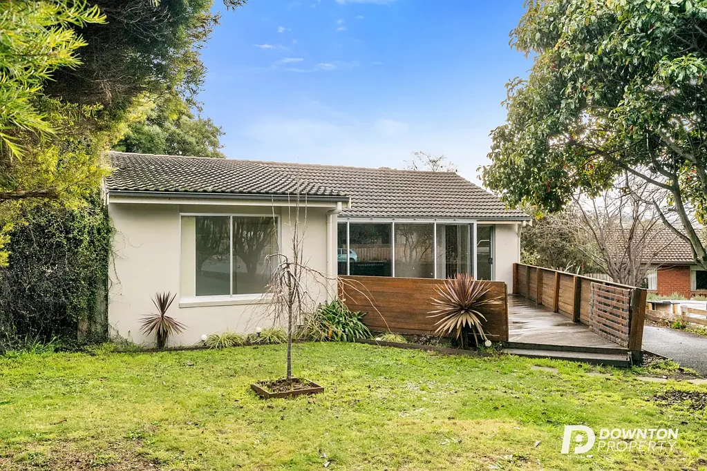 Blackmans Bay 3 Bedroom Secure, Stylish, Strongly Positioned for Growth - MAKE AN OFFER ONLINE!