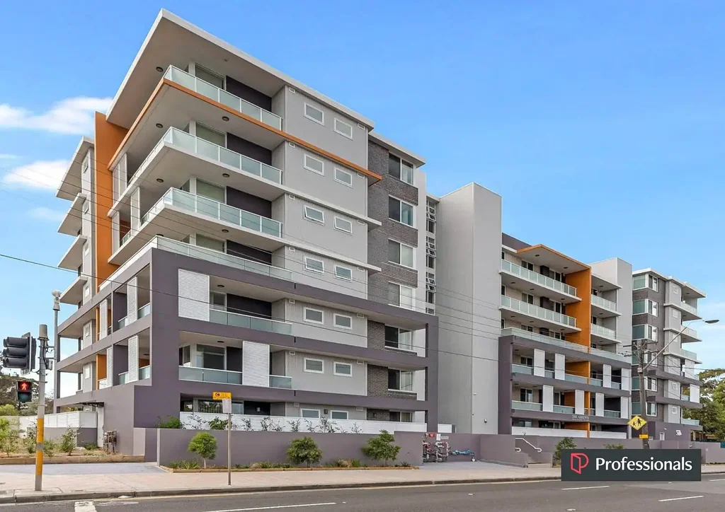 NEAR NEW 2 BEDROOM APARTMENT