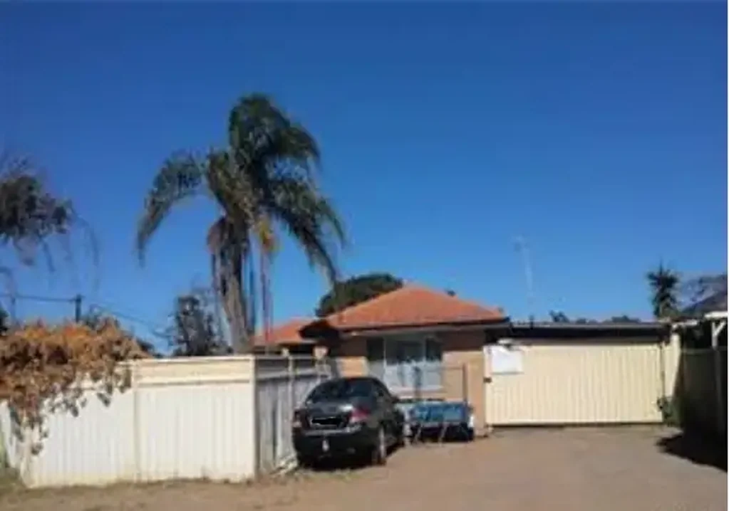 Spalding 3कमरा Bailiff Sale - Full Share of 4 GARDNER STREET, SPALDING, WA, 6530 on Tuesday 25/11/2025 at 9am by Public Auction - Bailiff reference: 323036