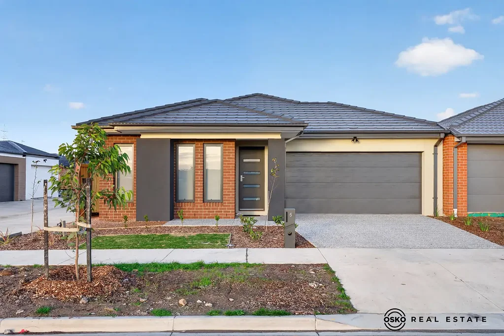 Lara 4Zimmer Brand New Turnkey Family Home in the Heart of Lara!!