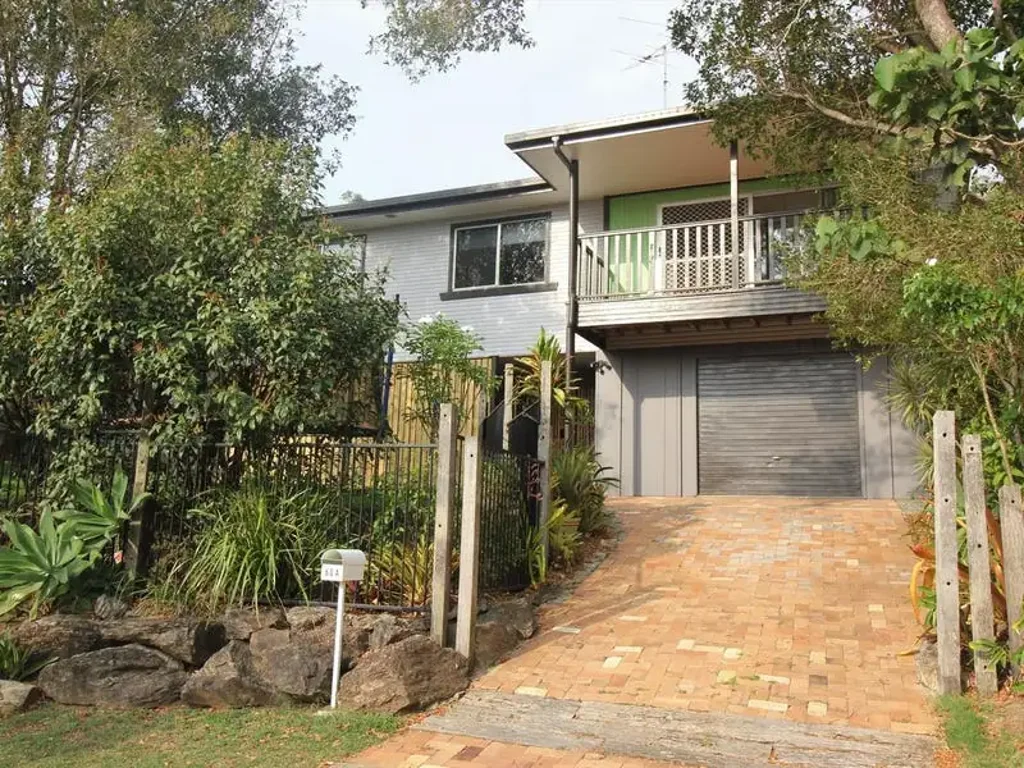 Freshly renovated home in a great spot, Views Galore!
