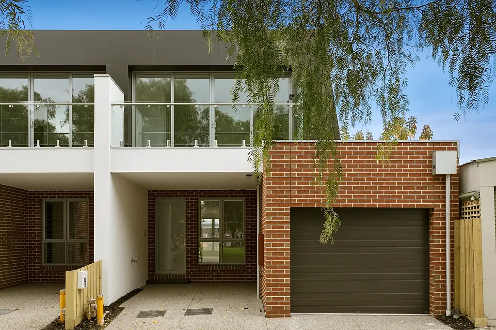 Contemporary Living in a Prime Seddon Location