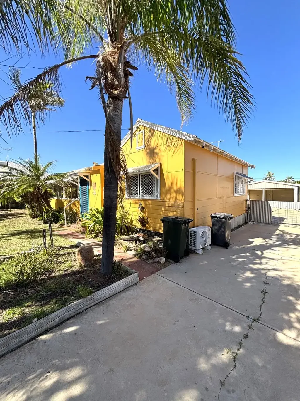 8 Crossland Street, South Carnarvon, WA 6701