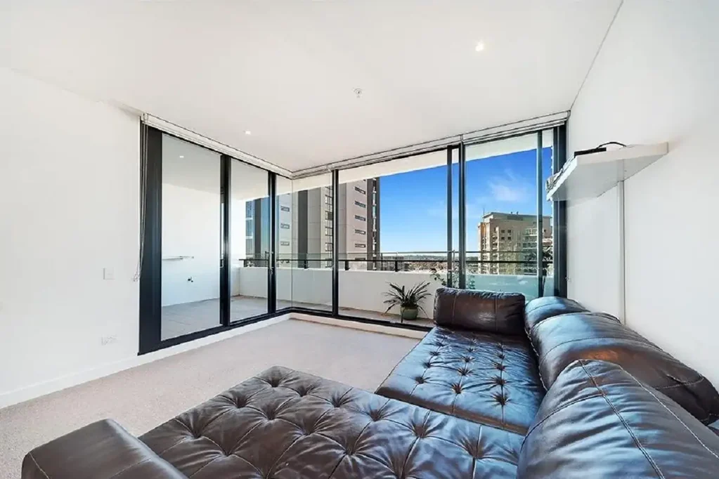 REMARKABLE EAST FACING ERA APARTMENT WITH STUNNING VIEWS OF CHATSWOOD