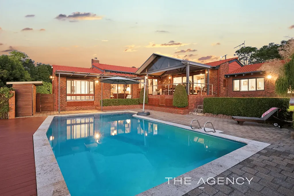 17 High Peak Place, Lesmurdie, WA 6076