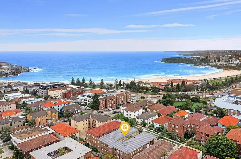 Charming Two Bedroom Apartment Within Moments to Bondi Beach
