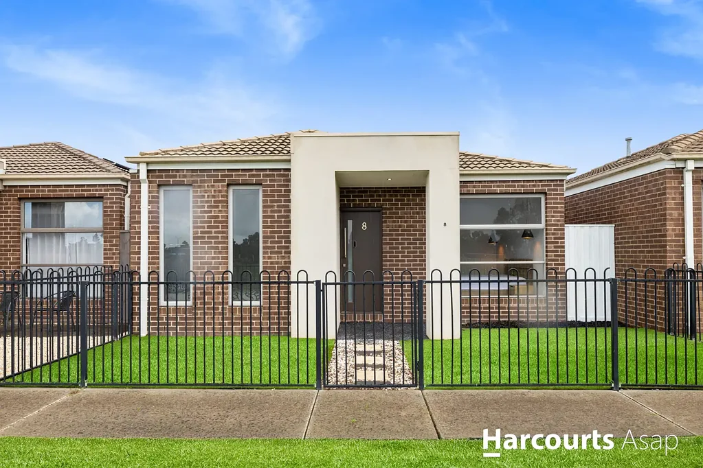 Cranbourne North 3 Slaapkamer Modern Comfort Opposite Parkland in Avenue Estate