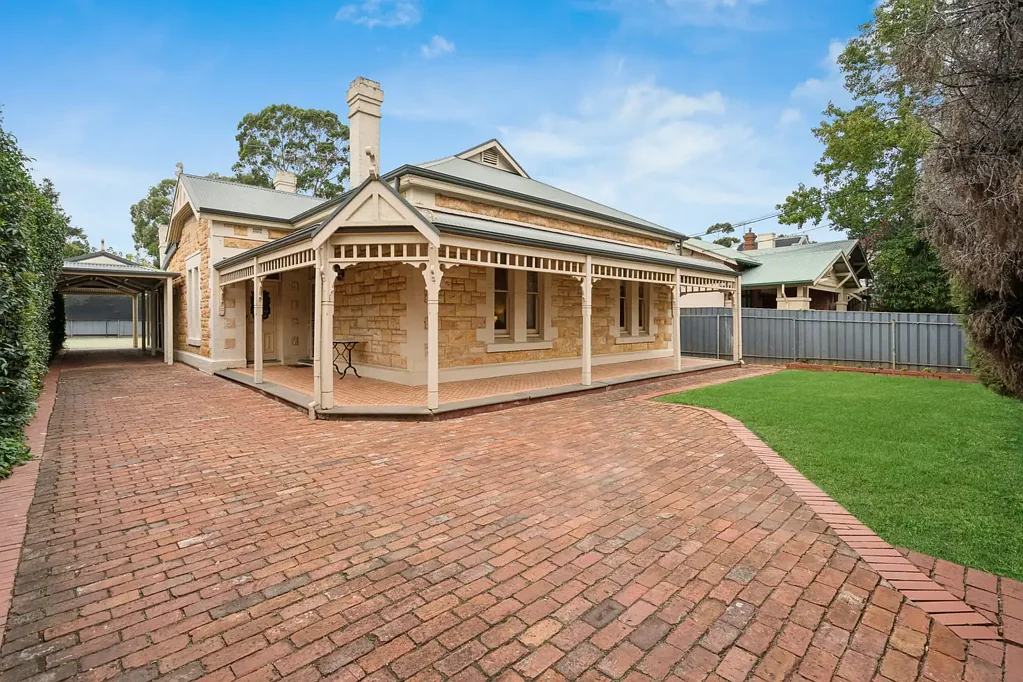 9 Cambridge Terrace, Kingswood, SA 5062