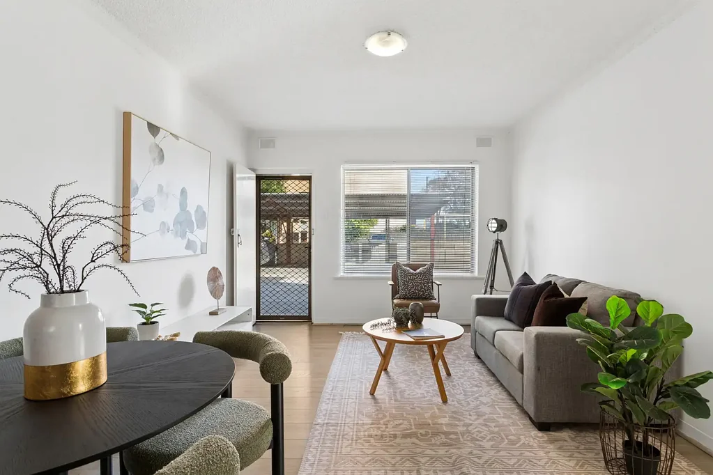 Brooklyn Park 2Zimmer Affordable Entry Point with City, Coast and Convenience at Your Doorstep