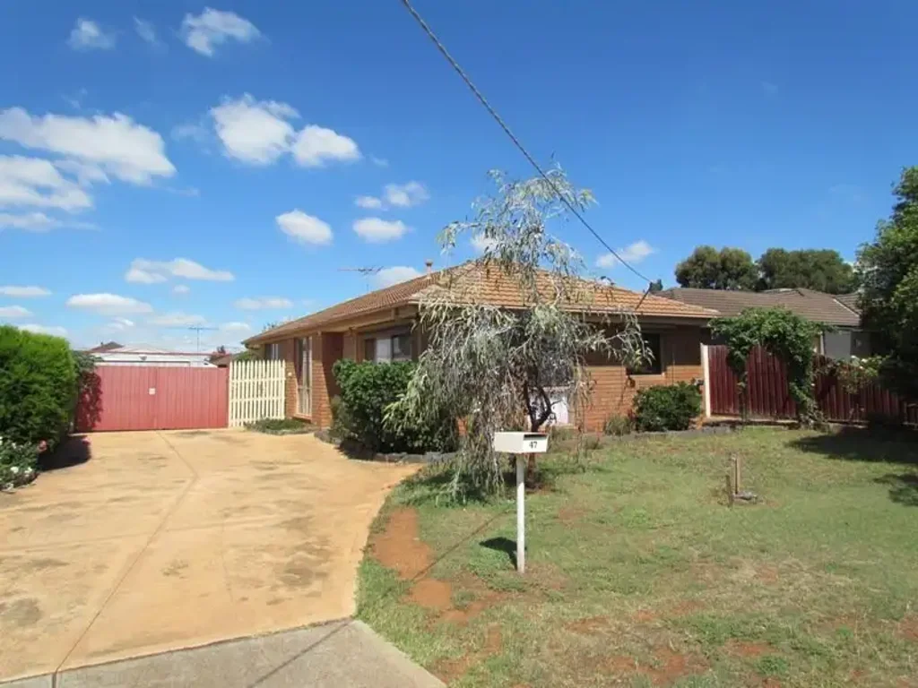 NEAT & TIDY THREE BEDROOM HOME