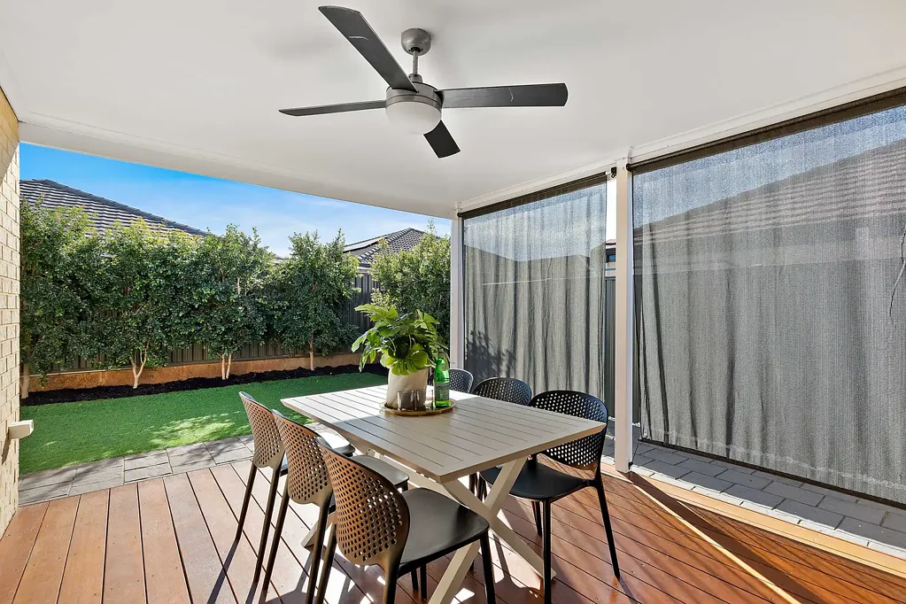 Caversham 4બેડરૂમ Fresh Family Living with Theatre, and Alfresco Entertaining!