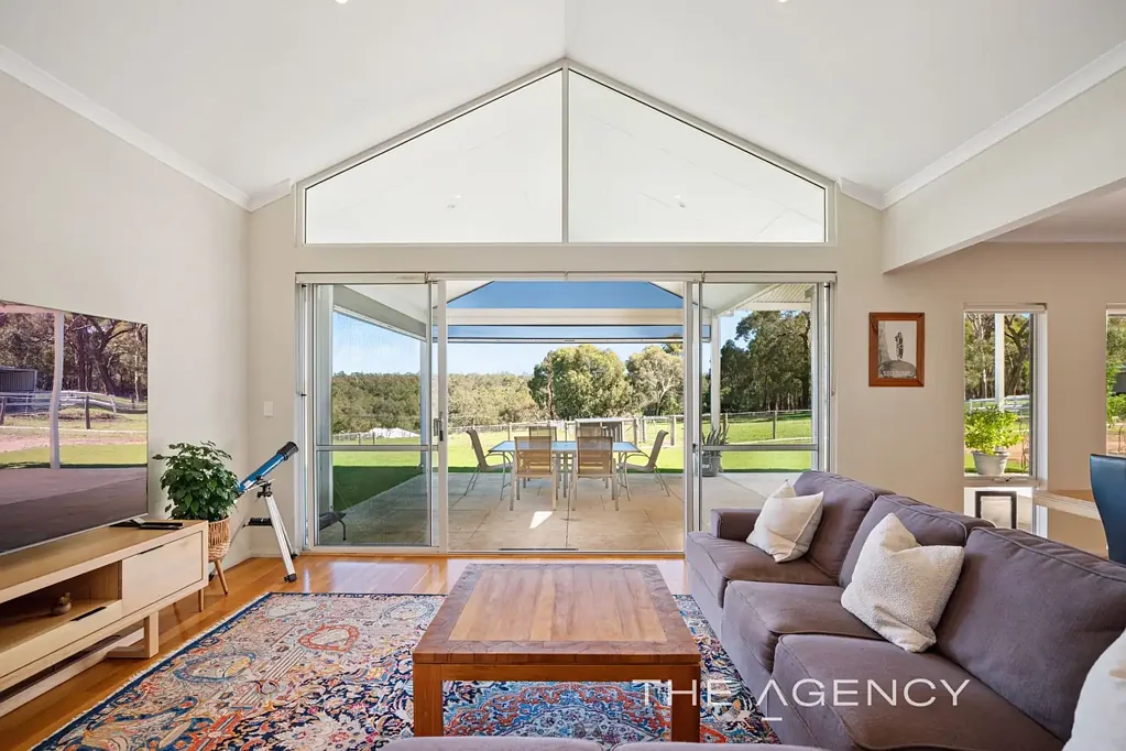 Mount Helena 6 Bedroom Blissfully Equine