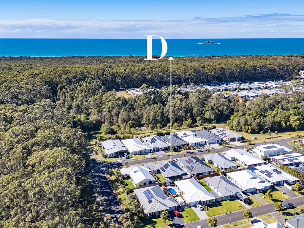 27 Red Gum Circuit, Sapphire Beach, NSW 2450