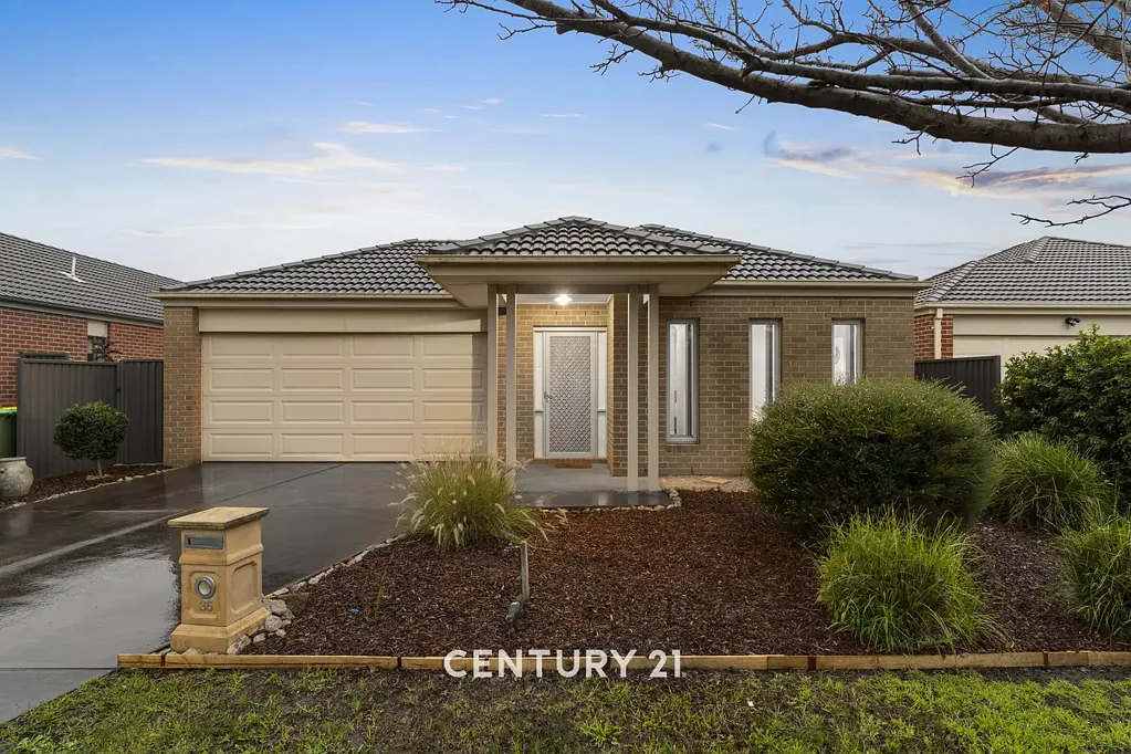 Pakenham 4房 湖畔生活，精美设计，实用居住空间！ Lakeside Lifestyle with a Fabulous Design and Functional Living!