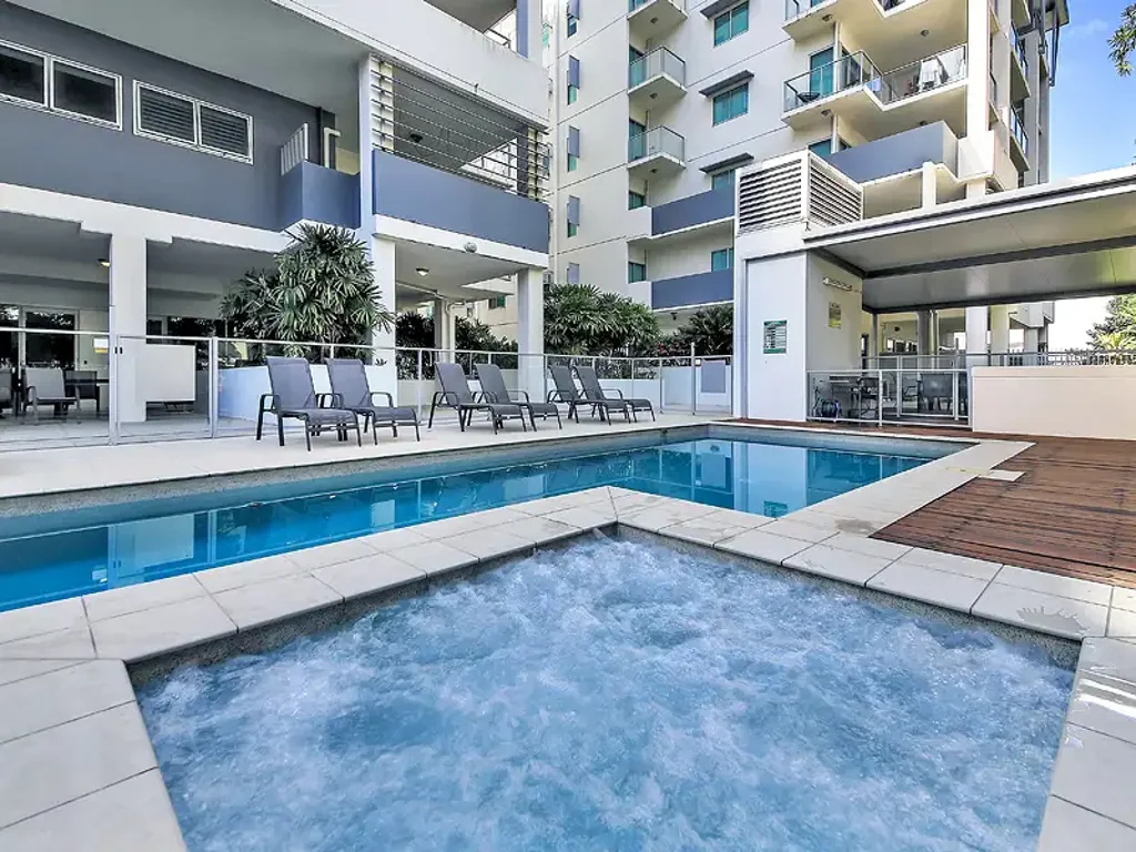 2 Bed 2 Bath With A Spacious Balcony