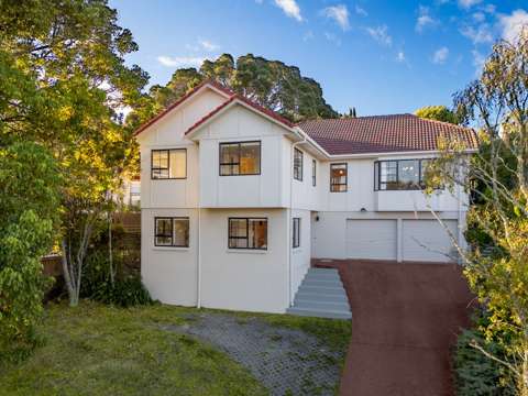 Browns Bay 5Habitaciones Coastal Living Awaits – Land Potential