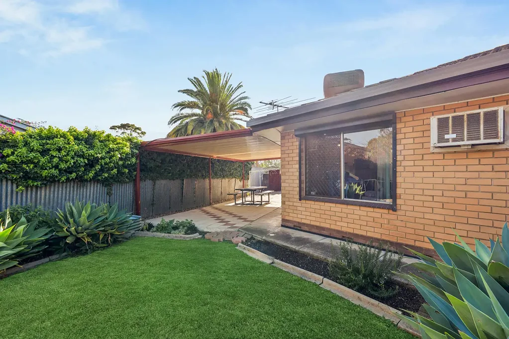 Valley View 2 Bedroom COMFORTABLE, QUIET UNIT WITH SPACE