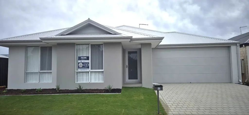 NEWLY BUILT FAMILY HOME READY TO CALL YOURS!