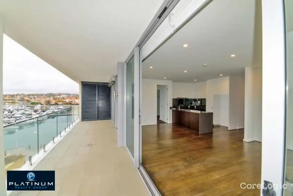 Mindarie 2Moenga Breathtaking Marina & Ocean Views – Spacious 2-Bedroom Apartment on the 3rd Floor