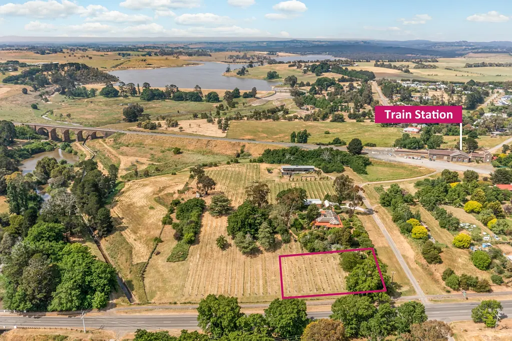 Malmsbury  A Rare Opportunity in Marvelous Malmsbury!

Already established land to build your dream home in a perfect location.