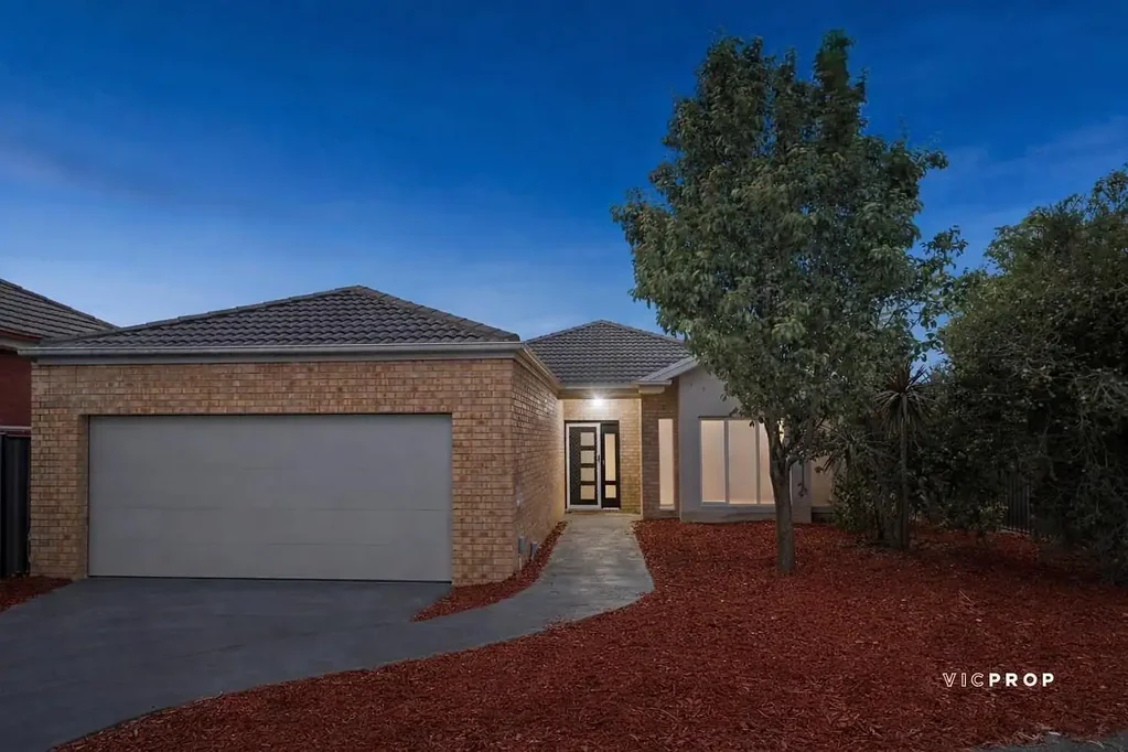 2 Friarbird Court, Point Cook, VIC 3030