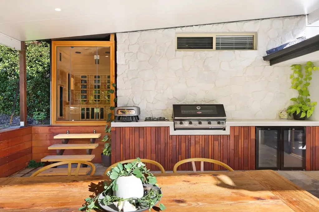 Currumbin Waters 4غرفة نوم Elevated Corner Position with Stunning Outlook