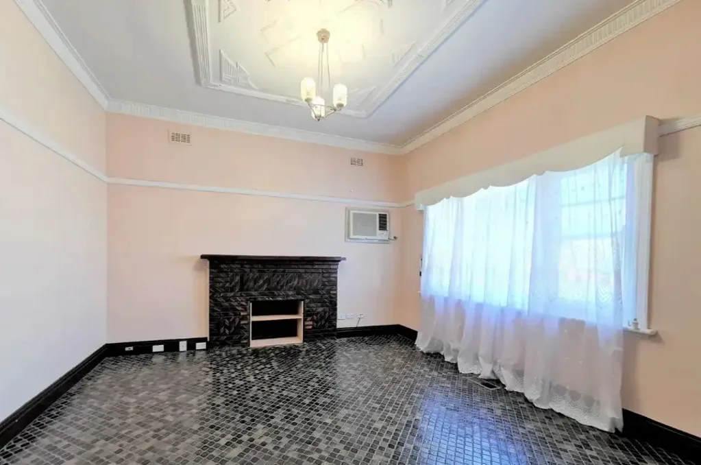 Spacious Family Home for Lease in the Heart of Central Dandenon
