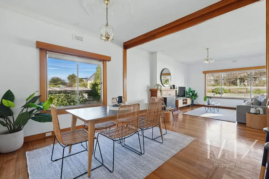 Glenorchy 4 Bedroom Spacious Family Home with Period Charm