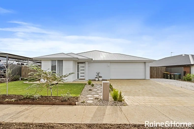 Strathalbyn 4房  It's the Workshop Space That Sets This Home Apart