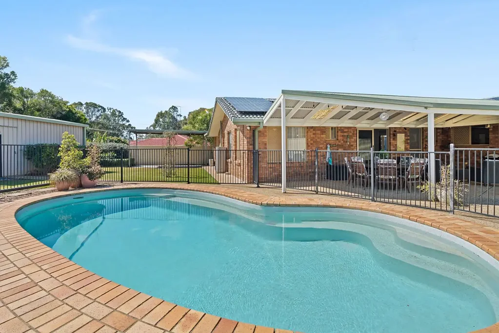 Cleveland 4 Bedroom RENOVATED HOME ON 1/4 ACRE - SIDE ACCESS, SHED, CARAVAN STAND AND POOL!